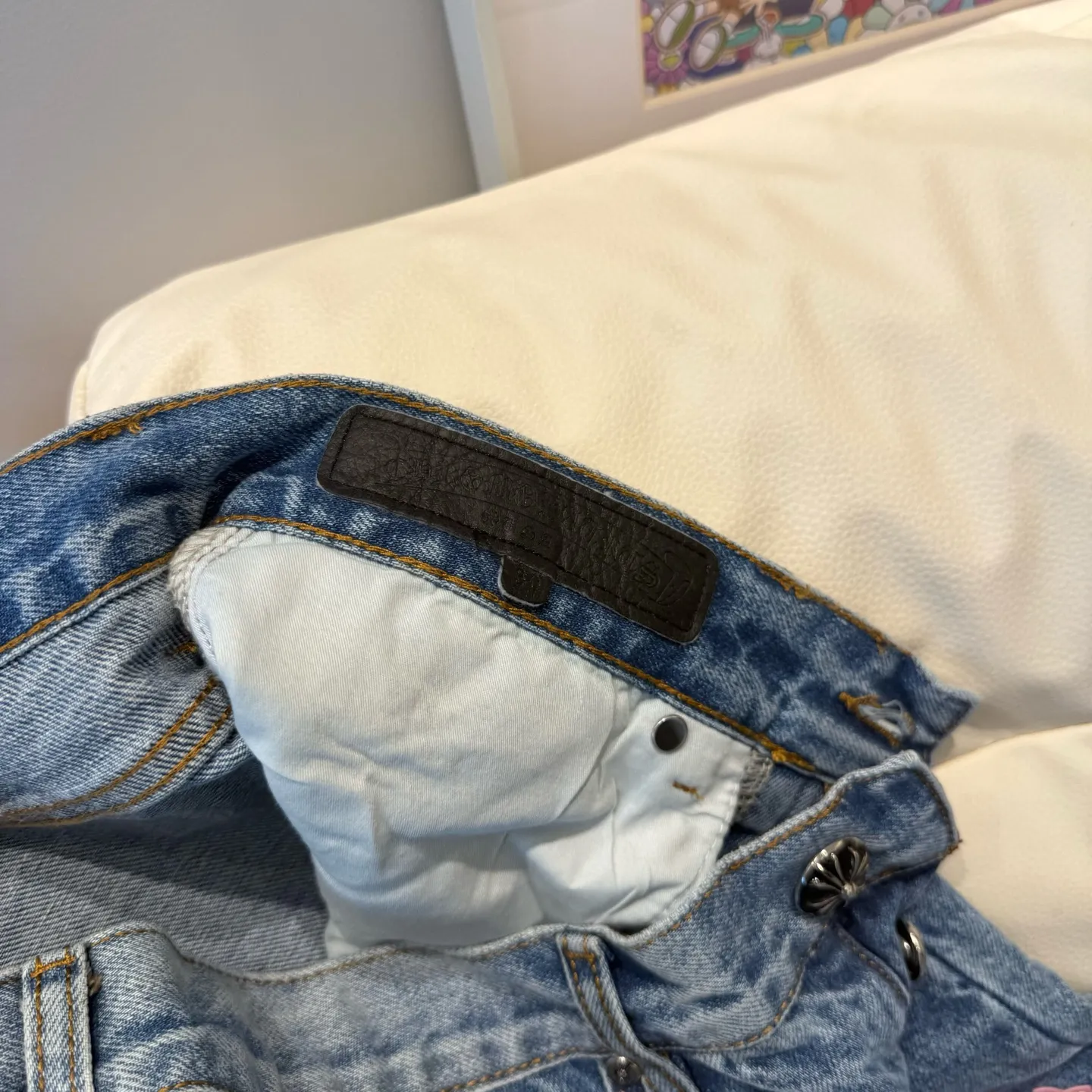 P280 model number D: 311 Chrome hearts CH grams new classic cross patch leather jeans Size: s-XXL (28 30 32 34 36) Color: washed blue Size reference 28 pants length 100 waist circumference 72 30 pants length 101 waist circumference 76 32 pants length 103 waist circumference 80 34 pants length 104 waist circumference 84 36 pants length 106 waist circumference 88
